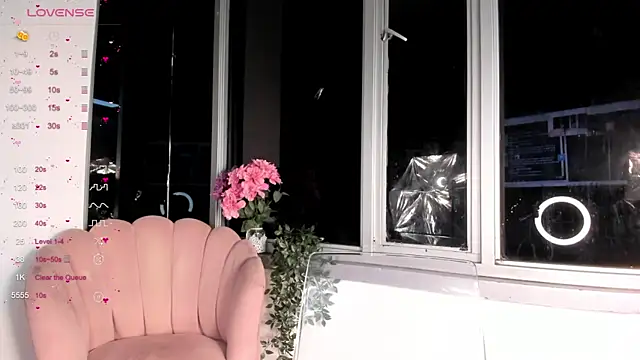 Snapshot of Megan_Lim chatting on 27, 12, 2024 Megan Lim online show from 27, 12, 2024