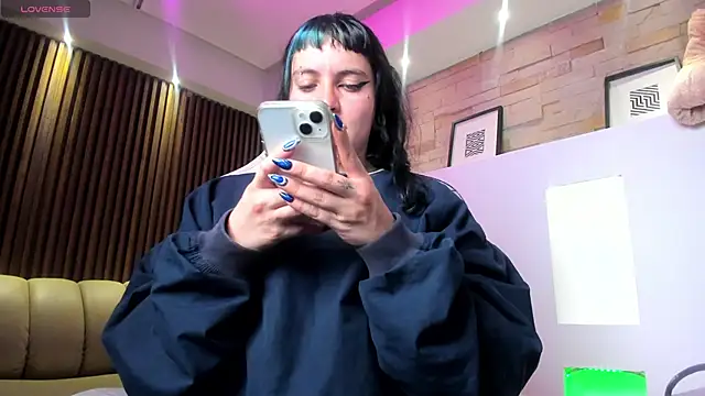 Lucy Smith2 online show from 2, 4, 2026