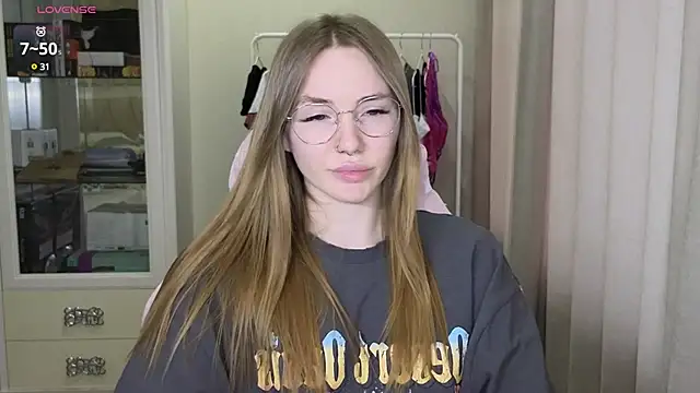 littlevildevil online show from 28, 2, 2025