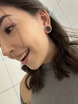 Snapshot of Oh_My_Dianee chatting on 7, 11, 2025 Oh My Dianee online show from 7, 11, 2025