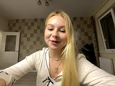 Snapshot of baby_lianaa chatting on 9, 10, 2025 baby lianaa online show from 9, 10, 2025