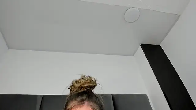 Lizz Luna online show from 18, 11, 2025