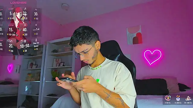 Ian Castillo  online show from 3, 3, 2025