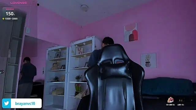 Ian Castillo  online show from 10, 10, 2025