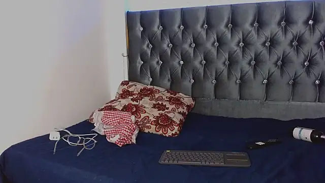 AntonellaAndNoah online show from 12, 3, 2025