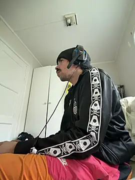 wolfwhite95 online show from 24, 5, 2026