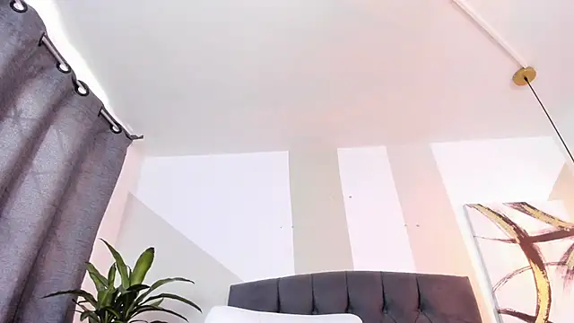 aprildreams19 online show from 20, 2, 2025