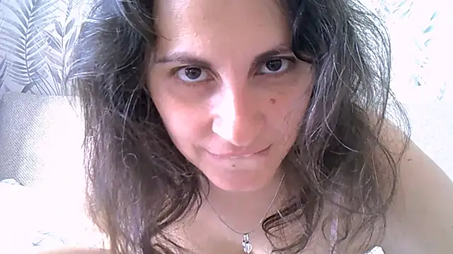 Snapshot of ShelaDiass chatting on 18, 10, 2025 ShelaDiass online show from 18, 10, 2025