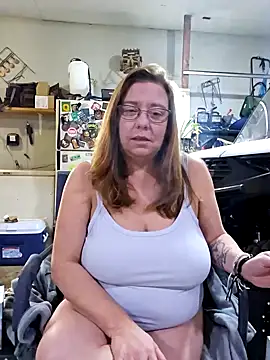 Snapshot of MsShelby40 chatting on 1, 12, 2024 MsShelby40 online show from 1, 12, 2024