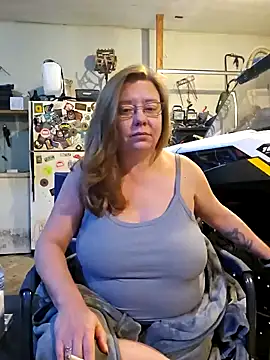 Snapshot of MsShelby40 chatting on 28, 12, 2024 MsShelby40 online show from 28, 12, 2024