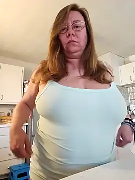 Snapshot of MsShelby40 chatting on 11, 3, 2025 MsShelby40 online show from 11, 3, 2025