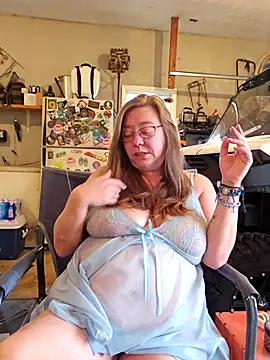 Snapshot of MsShelby40 chatting on 13, 9, 2025 MsShelby40 online show from 13, 9, 2025