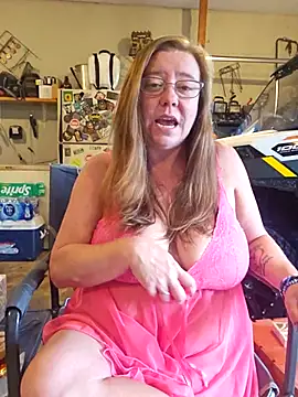 Snapshot of MsShelby40 chatting on 20, 9, 2025 MsShelby40 online show from 20, 9, 2025