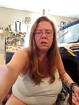 Snapshot of MsShelby40 chatting on 10, 10, 2025 MsShelby40 online show from 10, 10, 2025