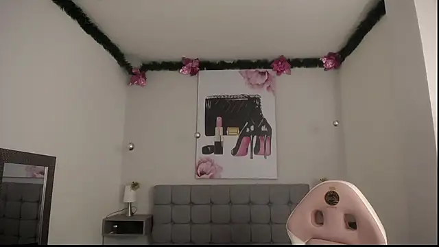 Snapshot of Violetta_Suky chatting on 20, 1, 2025 Violetta Suky online show from 20, 1, 2025