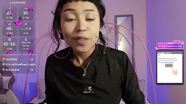 Snapshot of Violetta_Suky chatting on 17, 2, 2025 Violetta Suky online show from 17, 2, 2025