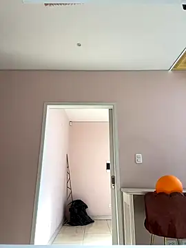 Snapshot of Violetta_Suky chatting on 24, 10, 2025 Violetta Suky online show from 24, 10, 2025