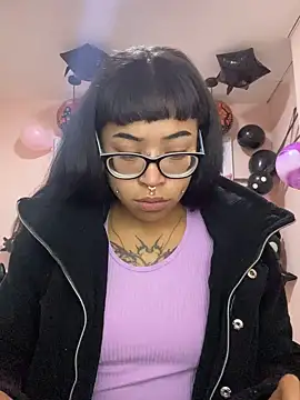 Snapshot of Violetta_Suky chatting on 28, 10, 2025 Violetta Suky online show from 28, 10, 2025