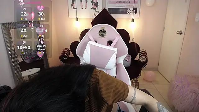 Snapshot of Violetta_Suky chatting on 18, 11, 2025 Violetta Suky online show from 18, 11, 2025