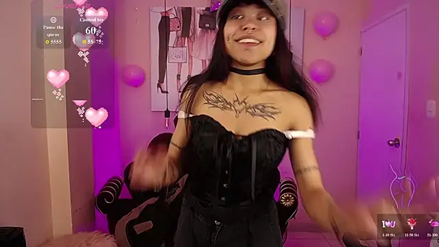 Snapshot of Violetta_Suky chatting on 22, 11, 2025 Violetta Suky online show from 22, 11, 2025