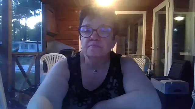 Snapshot of Vandeae44 chatting on 21, 5, 2026 Vandeae44 online show from 21, 5, 2026