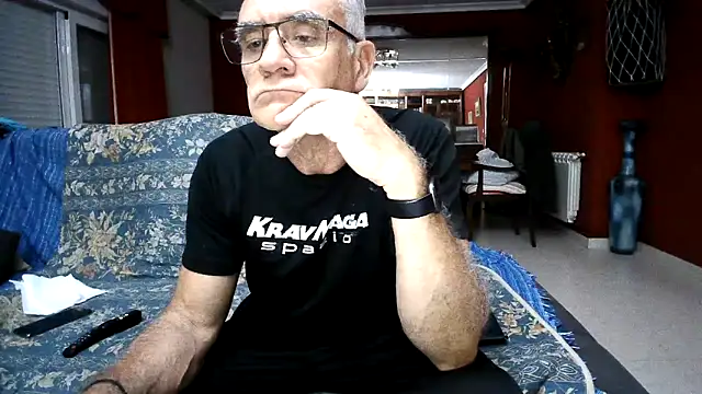 Snapshot of maduroguapo chatting on 2, 5, 2026 maduroguapo online show from 2, 5, 2026