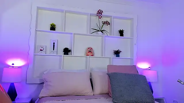 Jenifer Diaz online show from 12, 1, 2026