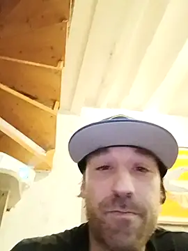 Crookedcook82xh online show from 25, 3, 2026