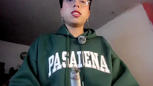 AnggelONfiree online show from 6, 2, 2026