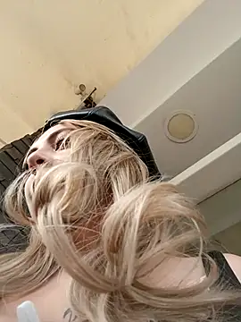 madelaine- online show from 19, 11, 2025