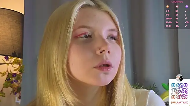 DaisyElmers online show from 4, 2, 2025