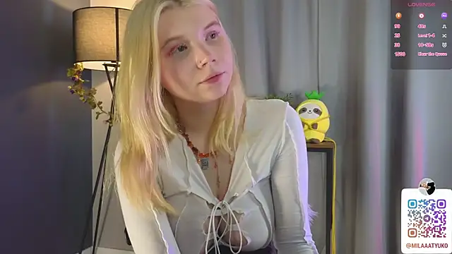 DaisyElmers online show from 4, 2, 2025