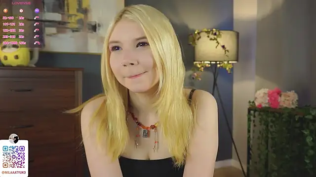 DaisyElmers online show from 3, 3, 2025