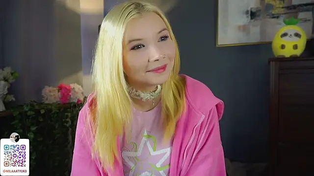 DaisyElmers online show from 10, 3, 2025