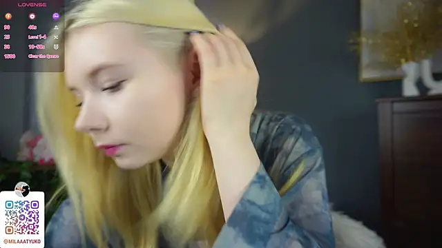 DaisyElmers online show from 18, 3, 2025