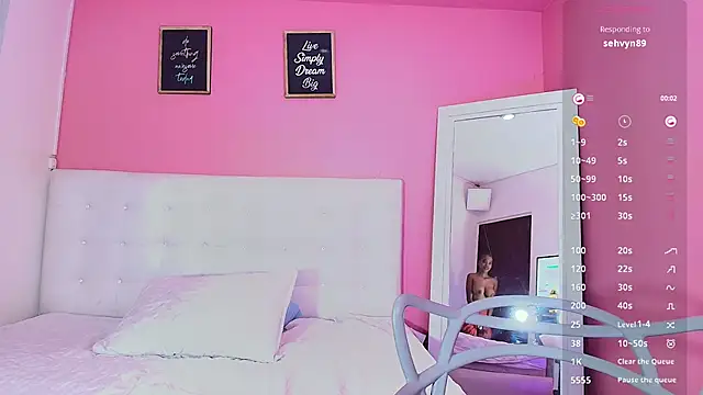 Snapshot of littleebonymommy chatting on 1, 2, 2025 littleebonymommy online show from 1, 2, 2025