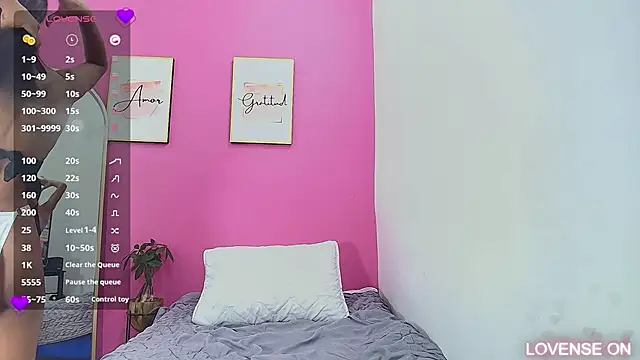 Snapshot of littleebonymommy chatting on 12, 3, 2025 littleebonymommy online show from 12, 3, 2025