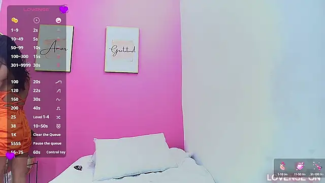 Snapshot of littleebonymommy chatting on 13, 3, 2025 littleebonymommy online show from 13, 3, 2025