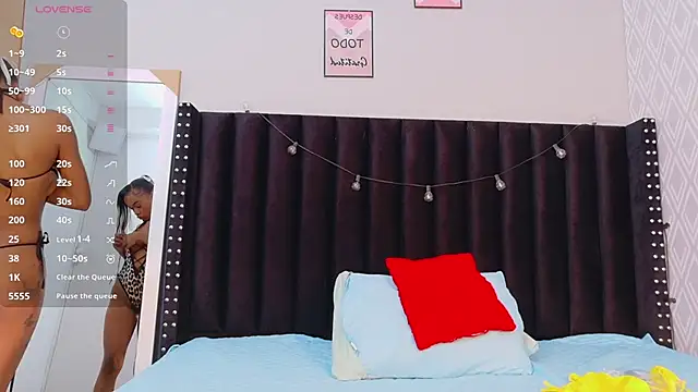 Snapshot of littleebonymommy chatting on 23, 9, 2025 littleebonymommy online show from 23, 9, 2025