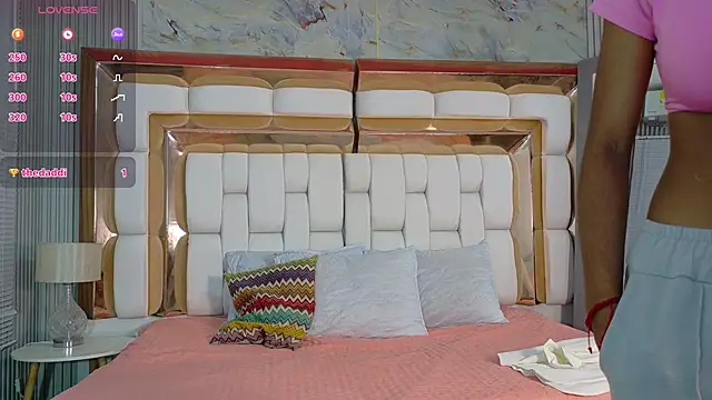 Snapshot of littleebonymommy chatting on 1, 10, 2025 littleebonymommy online show from 1, 10, 2025