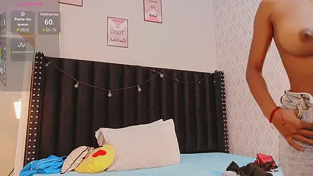 Snapshot of littleebonymommy chatting on 1, 10, 2025 littleebonymommy online show from 1, 10, 2025