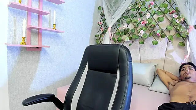 Snapshot of Annyeli chatting on 20, 12, 2024 Annyeli online show from 20, 12, 2024
