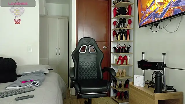 SophieBaker   online show from 17, 4, 2026