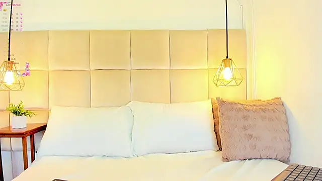 Snapshot of LinaGlam chatting on 23, 12, 2024 LinaGlam online show from 23, 12, 2024