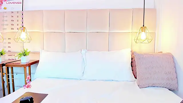 Snapshot of LinaGlam chatting on 7, 1, 2025 LinaGlam online show from 7, 1, 2025