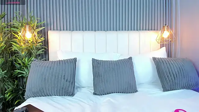 Snapshot of LinaGlam chatting on 10, 11, 2025 LinaGlam online show from 10, 11, 2025