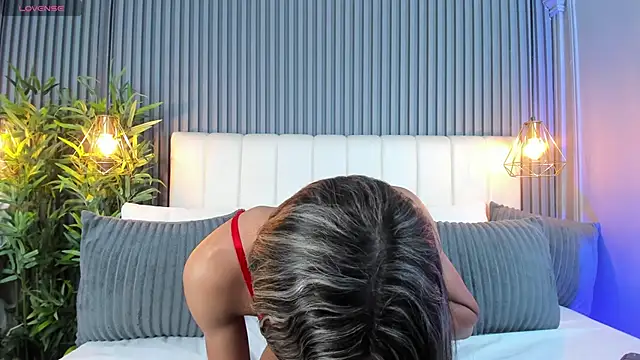 Snapshot of LinaGlam chatting on 12, 11, 2025 LinaGlam online show from 12, 11, 2025