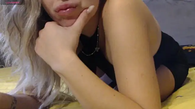 Snapshot of sweetlolly30 chatting on 6, 11, 2025 sweetlolly30 online show from 6, 11, 2025