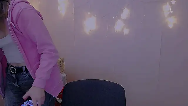 Snapshot of Sweet_Doll_Luna chatting on 18, 12, 2024 Sweet Doll Luna online show from 18, 12, 2024