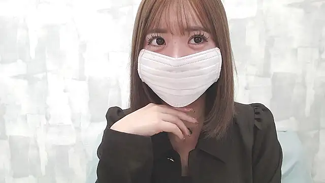 Snapshot of LOVE_MOMO_LOVE chatting on 19, 11, 2025 LOVE MOMO LOVE online show from 19, 11, 2025